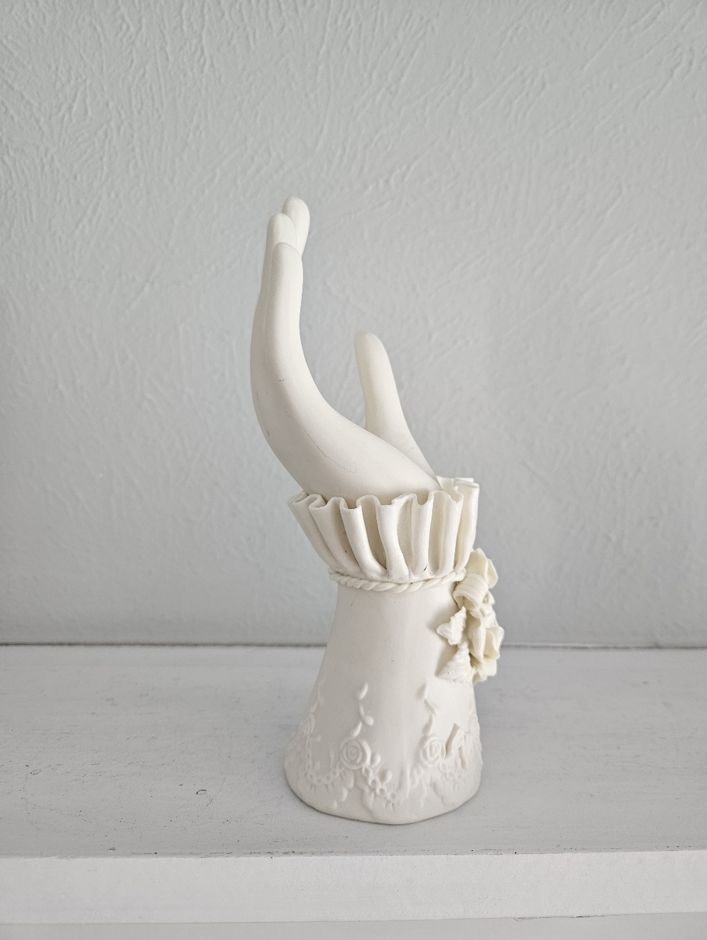 Vintage Bisque Porcelain Victorian Hand Statue/Figurine With Roses - Picture 3 of 7